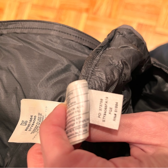 Patagonia Men’s jacket size Large
Excellent condition 
Non smoking home - Picture 3 of 4